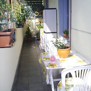 Zara Cosy & Cheap Apt - Easy Parking Apartment